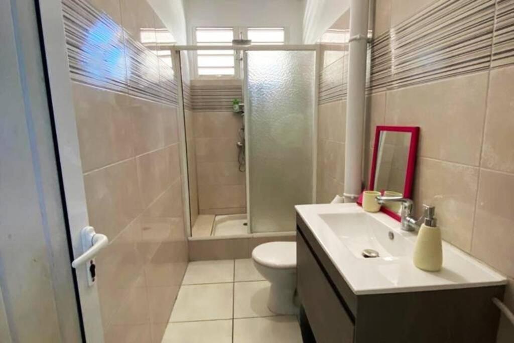 Charmant Appartement Avec Piscine Ле-Робер Экстерьер фото