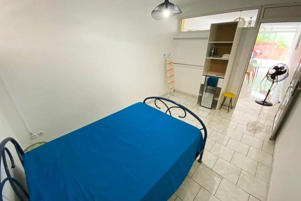 Charmant Appartement Avec Piscine Ле-Робер Экстерьер фото