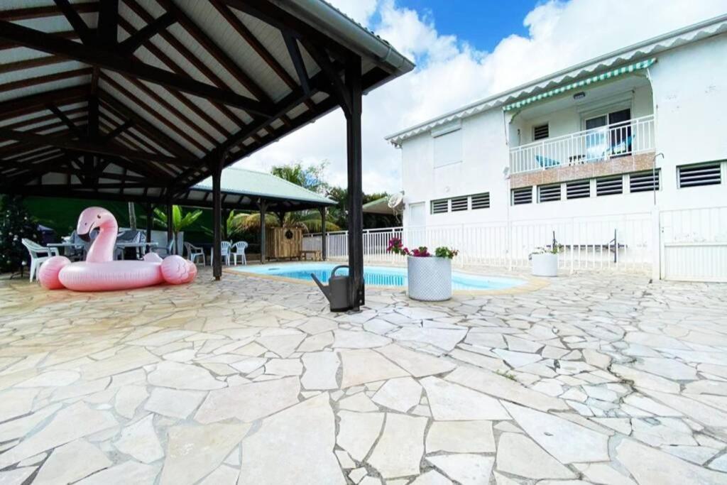 Charmant Appartement Avec Piscine Ле-Робер Экстерьер фото