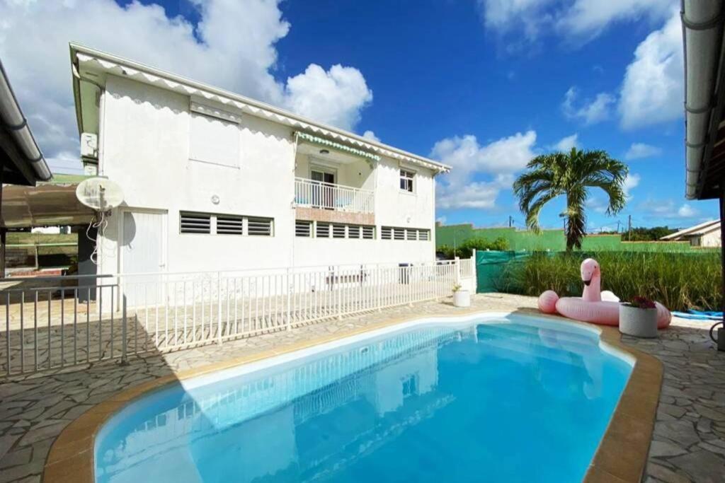 Charmant Appartement Avec Piscine Ле-Робер Экстерьер фото